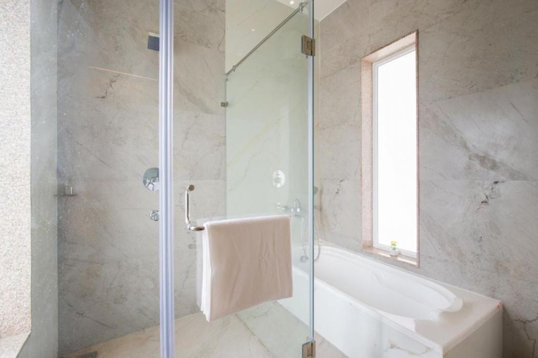 ELIVAAS Shourya Elite Sereno Luxe 4 BHK Villa With Pvt Pool and Garden 7/10