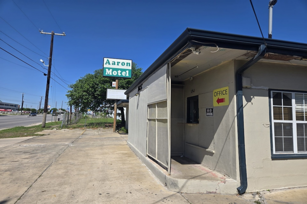 Aaron Motel By OYO San Antonio NW I-10 image