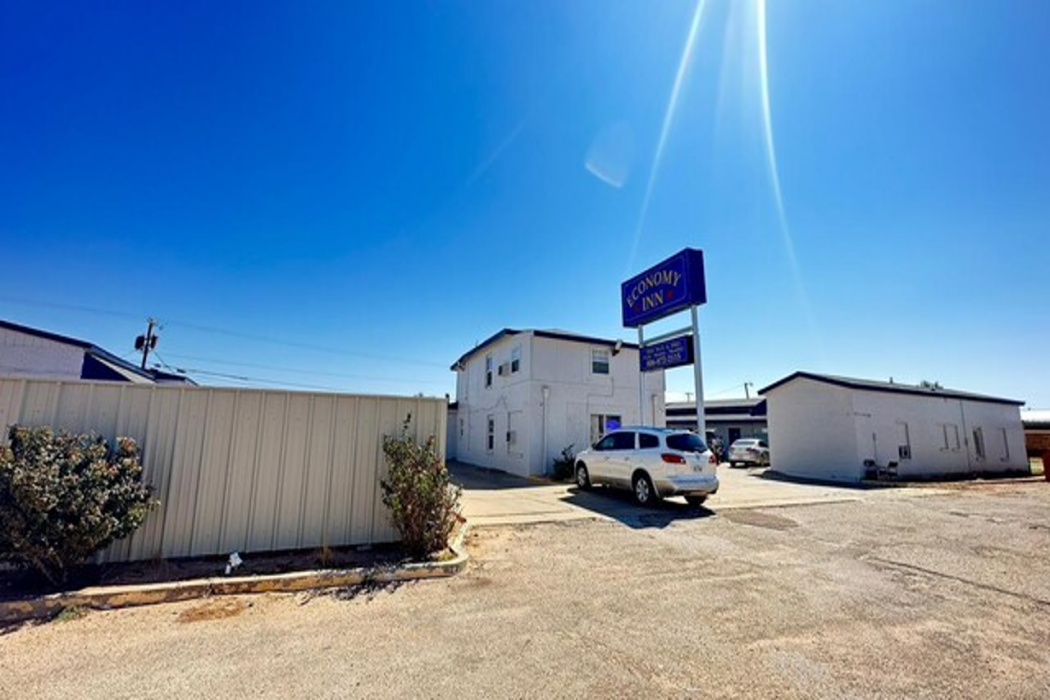 Economy Inn By OYO, Lamesa TX 17/25