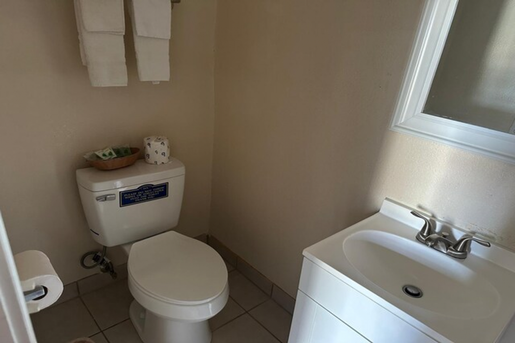 Economy Inn By OYO, Lamesa TX 10/25