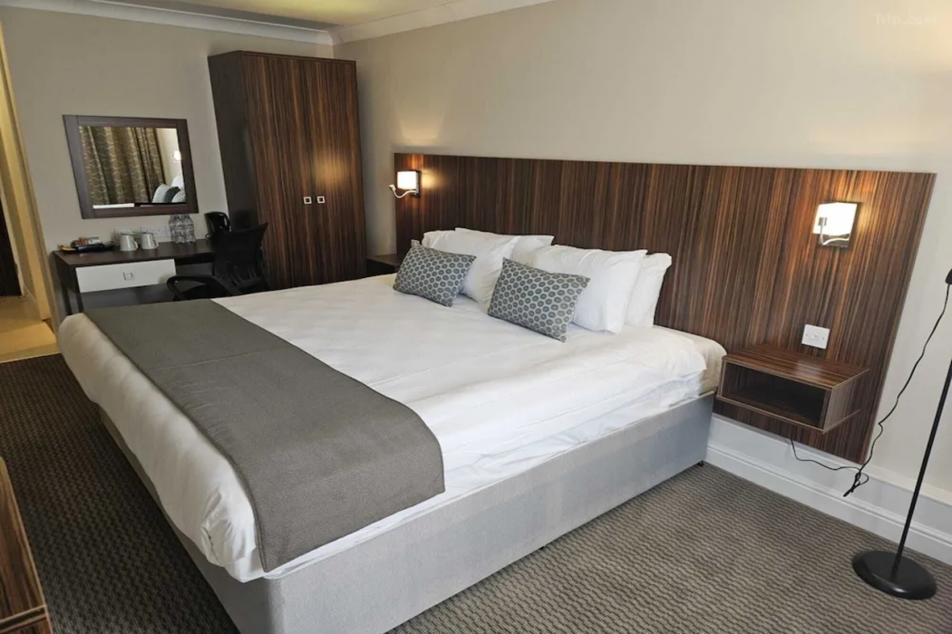 Dancenter Lux Resort London City M25 8/25