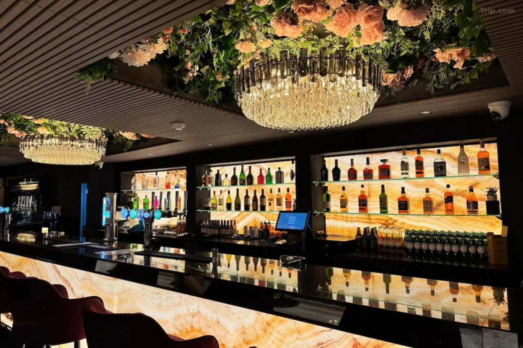 Dancenter Lux Resort London City M25 14/25
