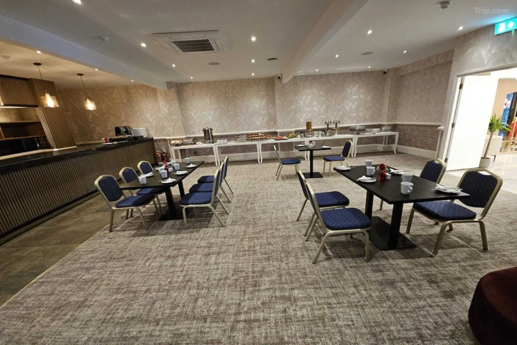 Dancenter Lux Resort London City M25 15/25