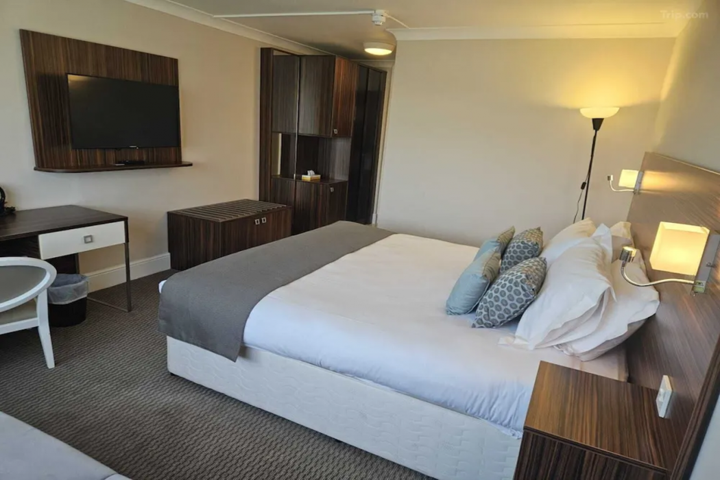 Dancenter Lux Resort London City M25 4/25