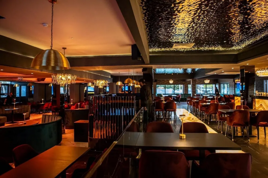 Dancenter Lux Resort London City M25 16/25