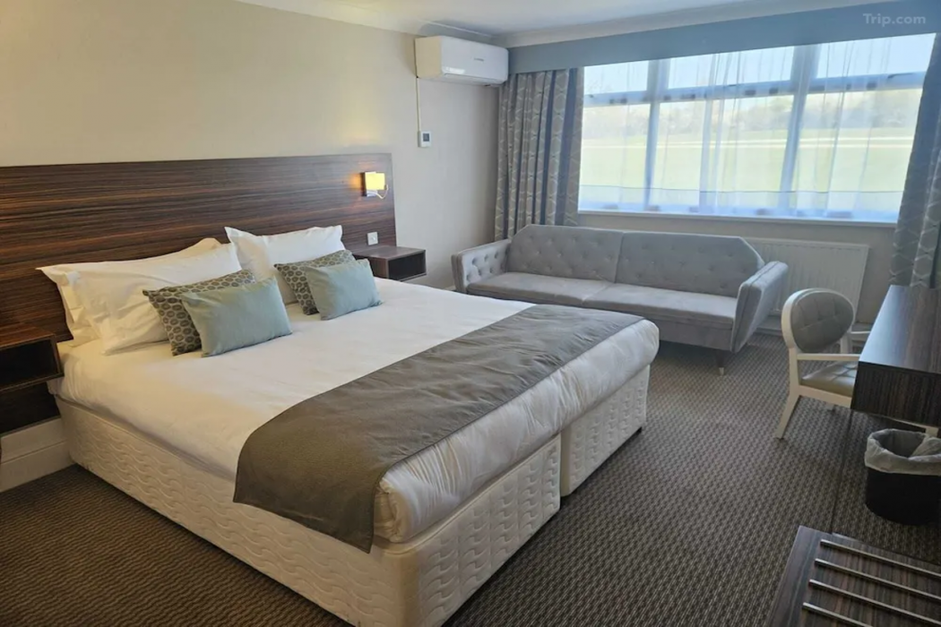 Dancenter Lux Resort London City M25 13/25