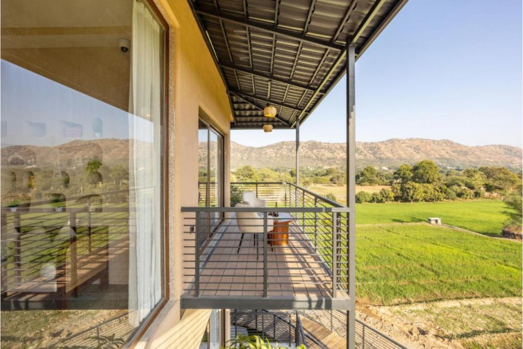 ELIVAAS Cows and Cuddles 4 BHK with Pvt Pool and Garden 18/68