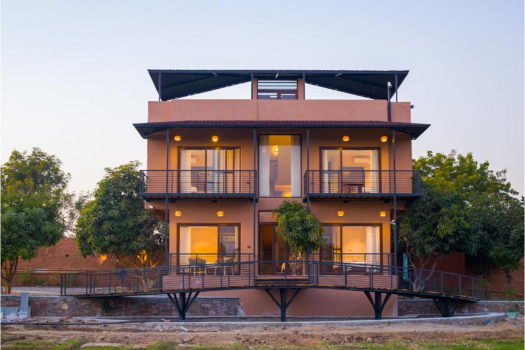 ELIVAAS Cows and Cuddles 4 BHK with Pvt Pool and Garden 7/68