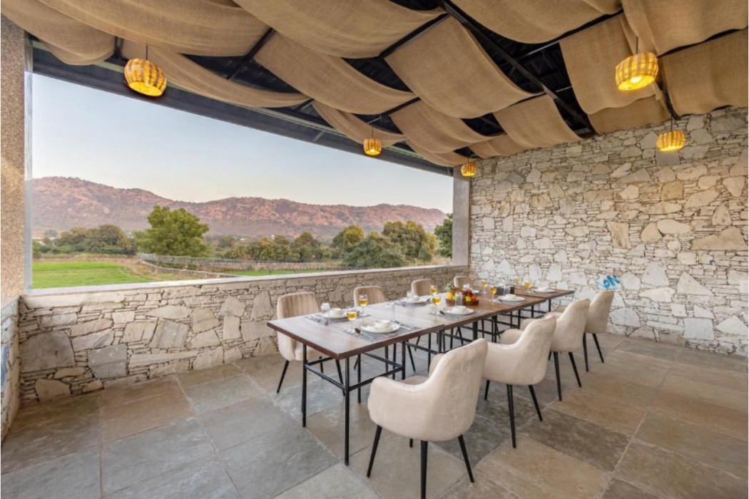 ELIVAAS Cows and Cuddles 4 BHK with Pvt Pool and Garden 34/68