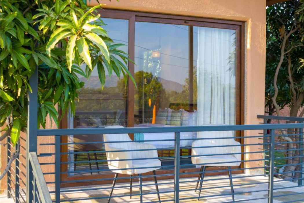 ELIVAAS Cows and Cuddles 4 BHK with Pvt Pool and Garden 19/68