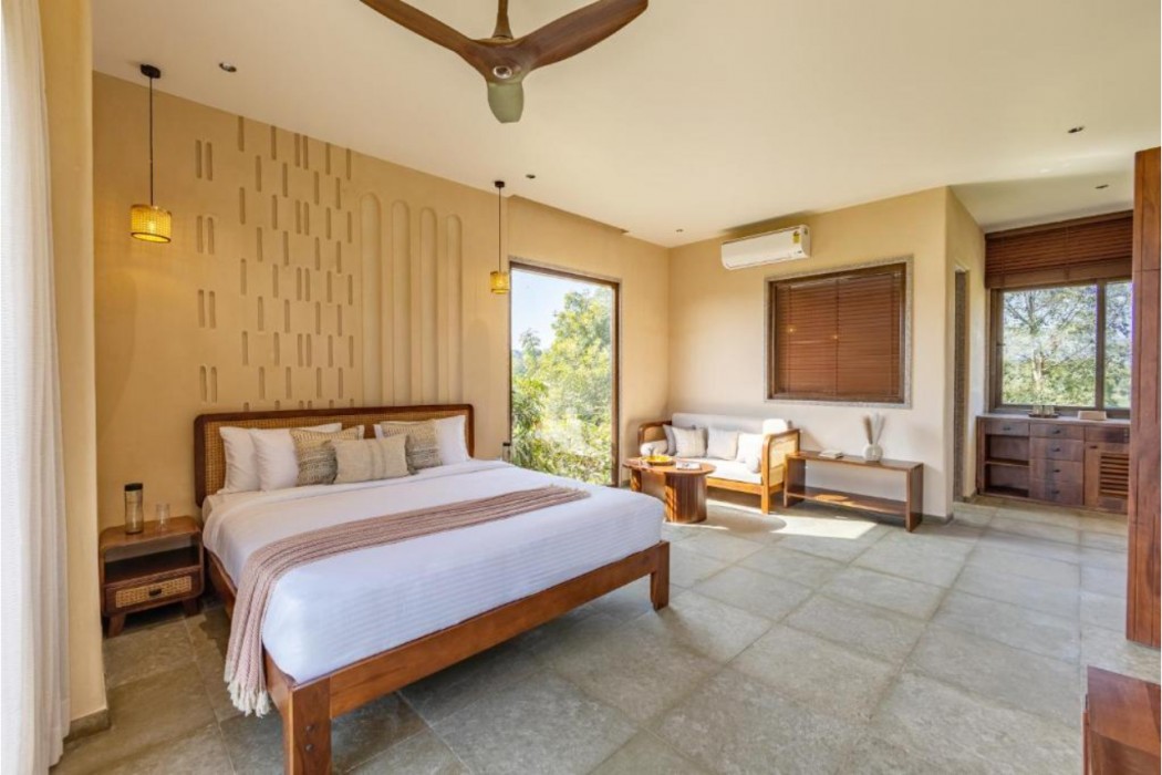 ELIVAAS Cows and Cuddles 4 BHK with Pvt Pool and Garden 16/68