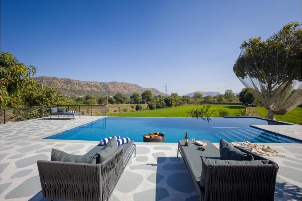 ELIVAAS Cows and Cuddles 4 BHK with Pvt Pool and Garden 38/68