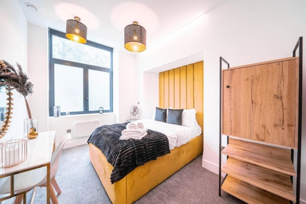 SnoozeDen Chalvey - Free Parking, Near M4 J6 7/35