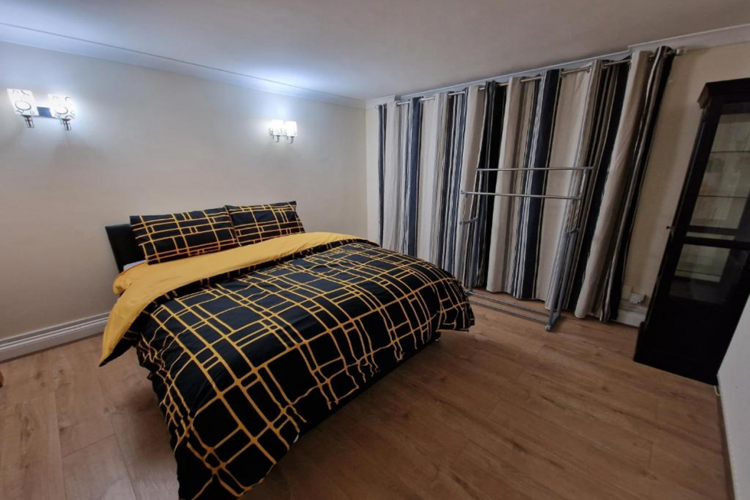 SnoozeDen Chalvey - Free Parking, Near M4 J6 8/35
