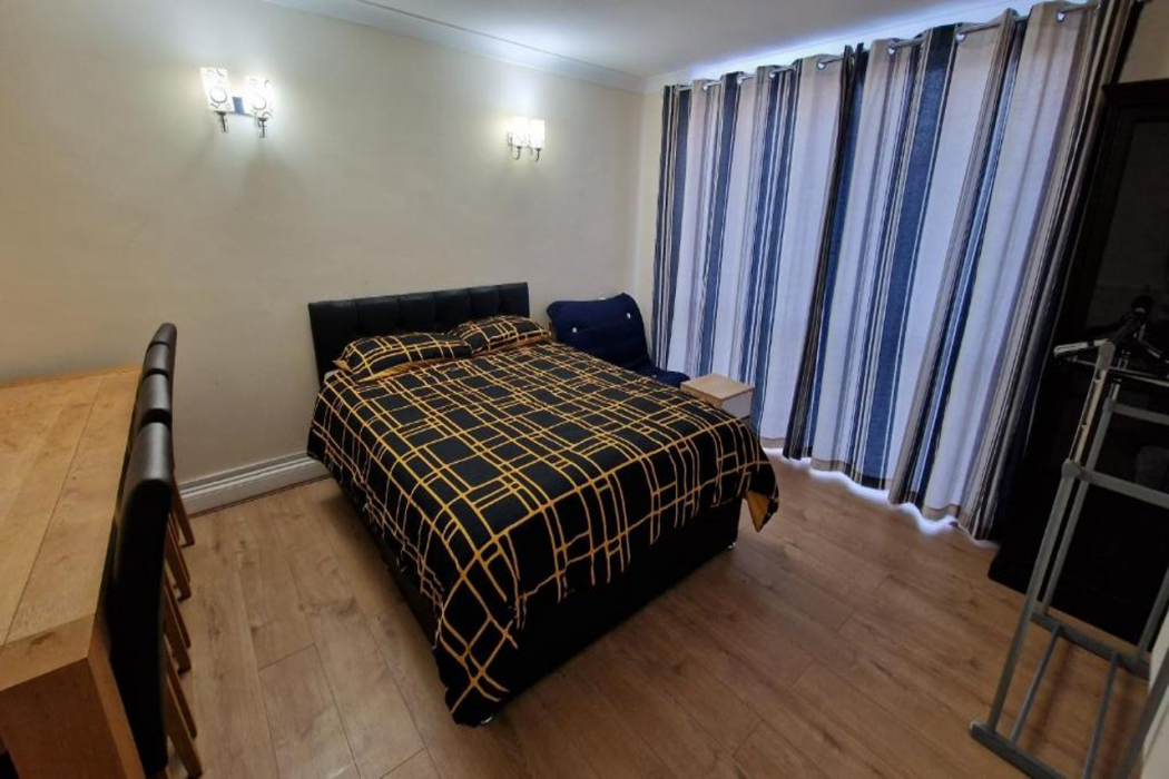 SnoozeDen Chalvey - Free Parking, Near M4 J6 6/35