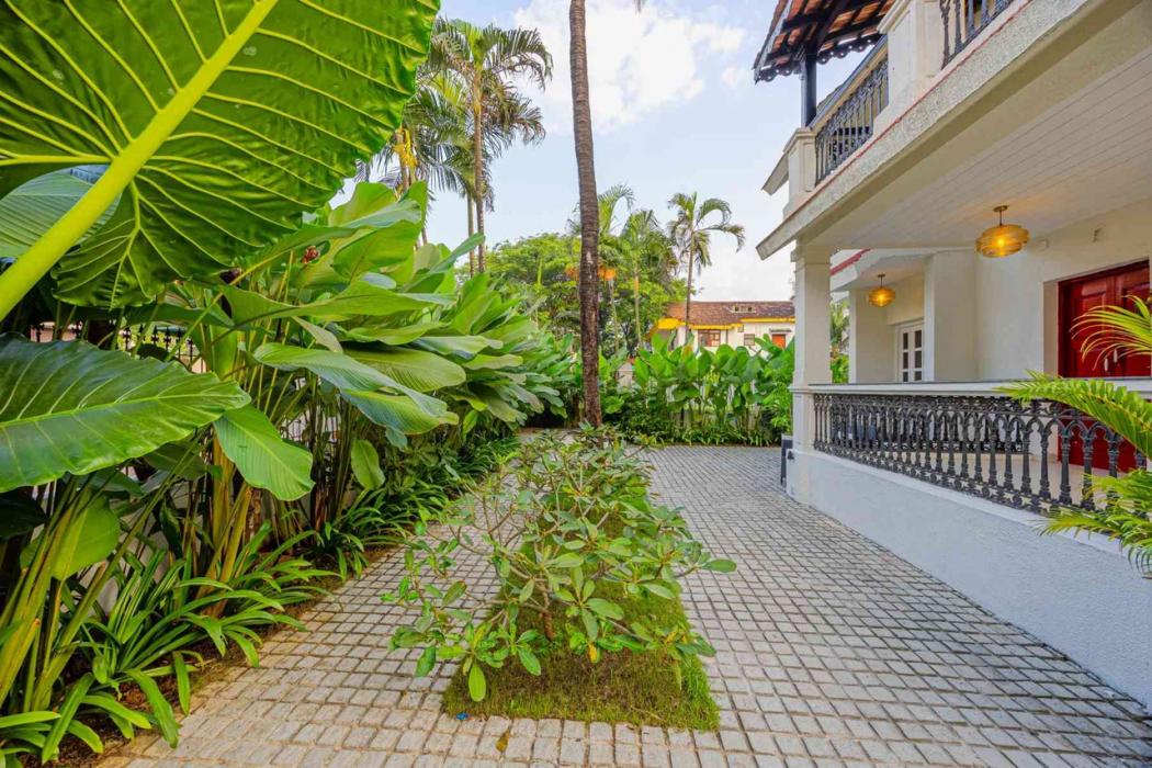ELIVAAS Absolute Beach 4BHK Pool Villa Casa Boa Vida in CANDOLIM