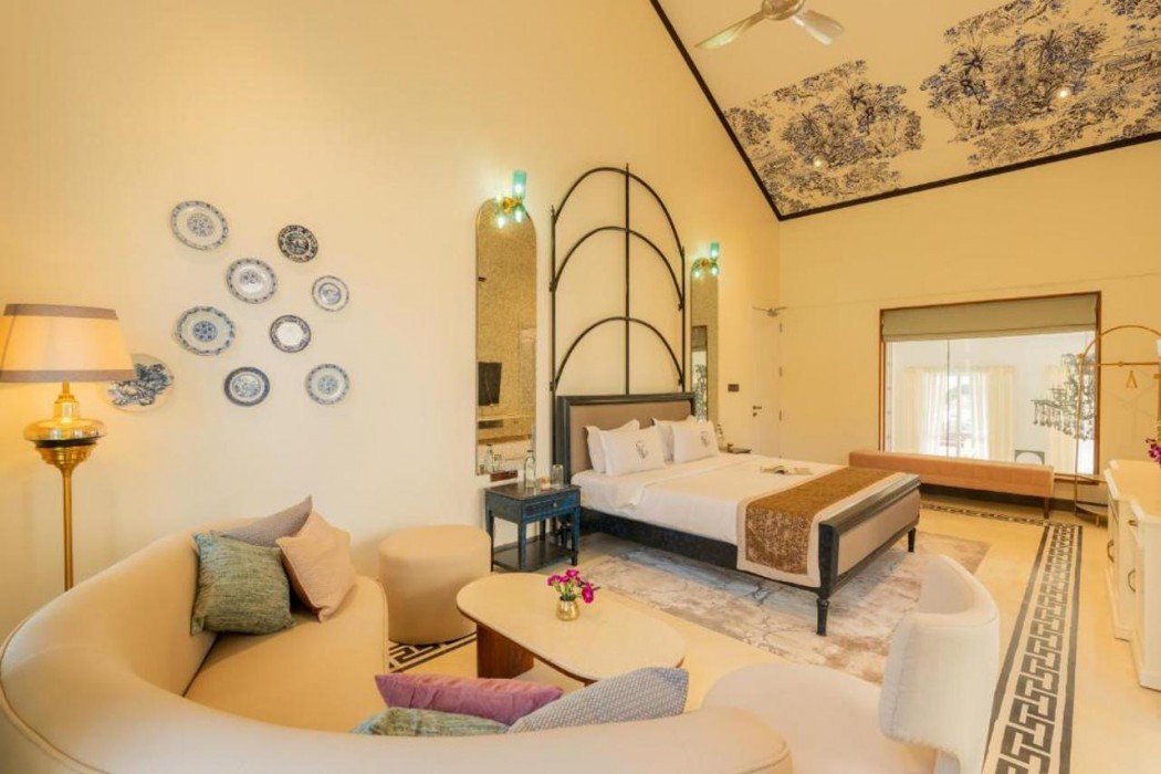 ELIVAAS 4 BHK Villa with Pvt Pool and jacuzzi YashGeet Villa 7/10