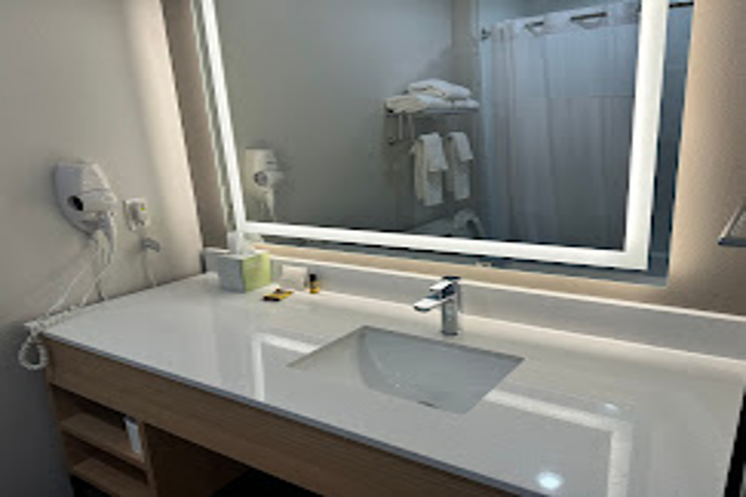 Best Western Plus Pearland/Houston Medical Center Hotel 18/37