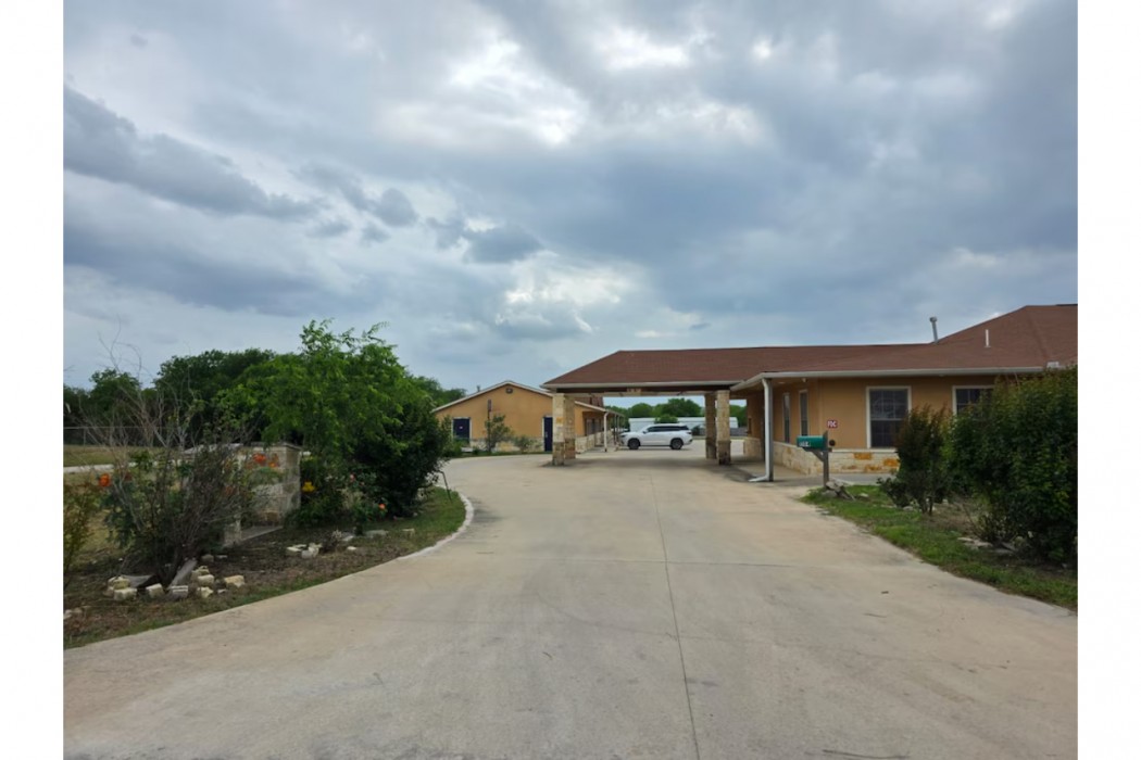 Atria Extended Stays by OYO Jourdanton image