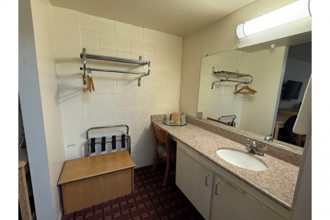 New Budget Inn 10/44
