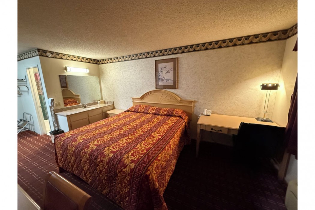 New Budget Inn 12/44