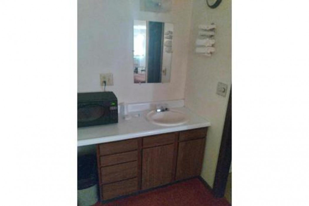 OYO Sandman Inn 6/58