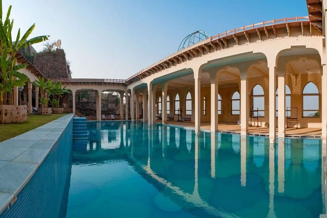 Neemrana’s Tijara Fort-Palace - 19th Century, Alwar 29/54