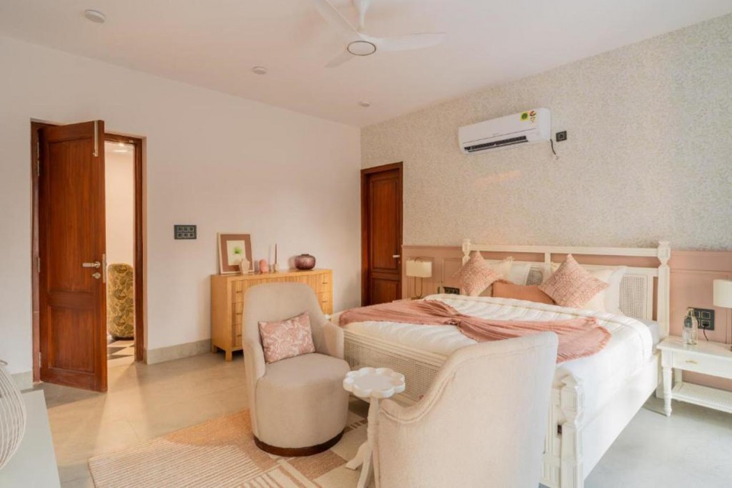 ELIVAAS Villa Paraiso 4 BHK with Pool and Bar 8/35