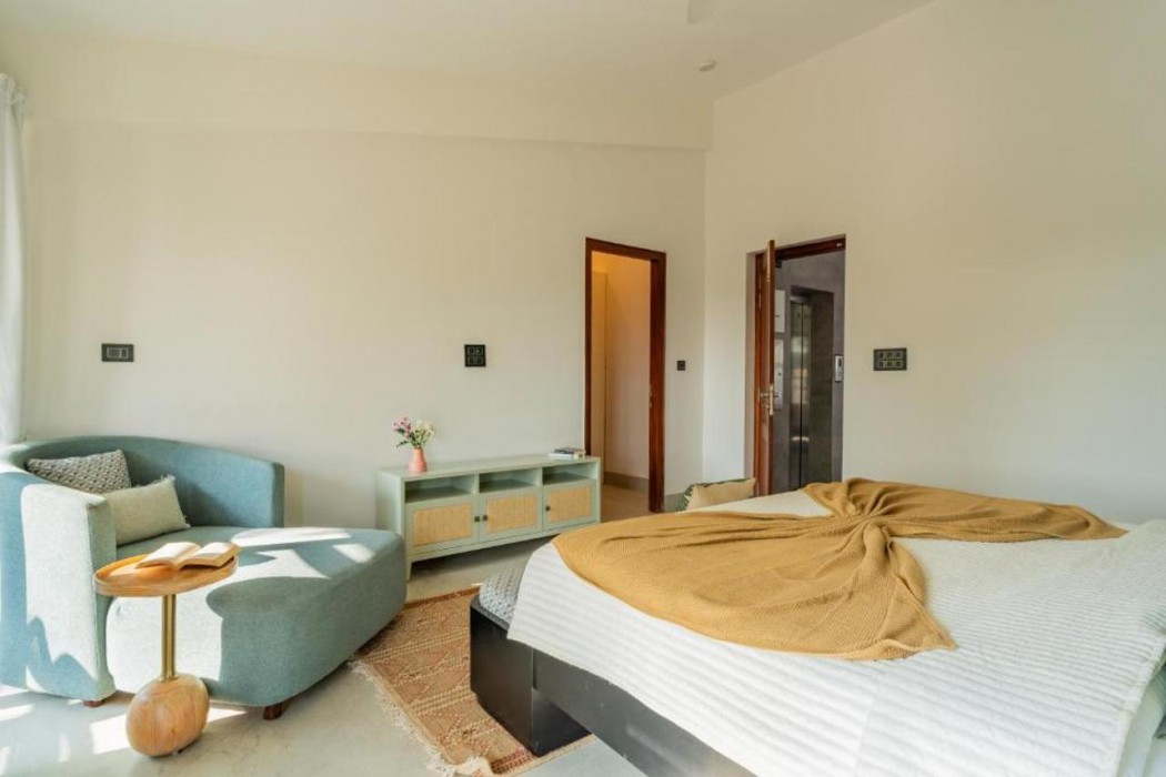 ELIVAAS Villa Paraiso 4 BHK with Pool and Bar 7/35