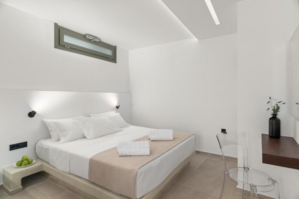 Dream of Paros 12/18