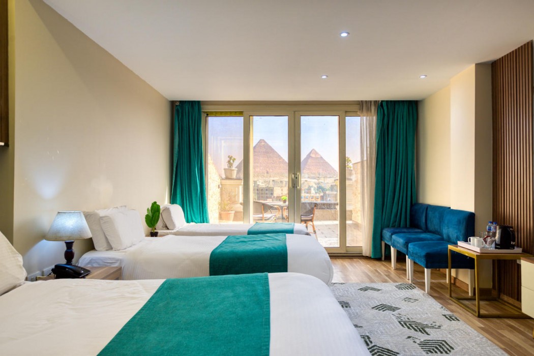 Pyramids Yard Hotel 11/57
