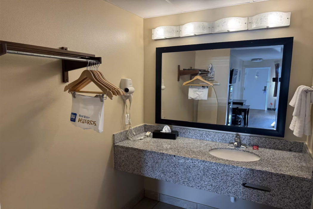 SureStay Studio by Best Western Gonzales 8/28