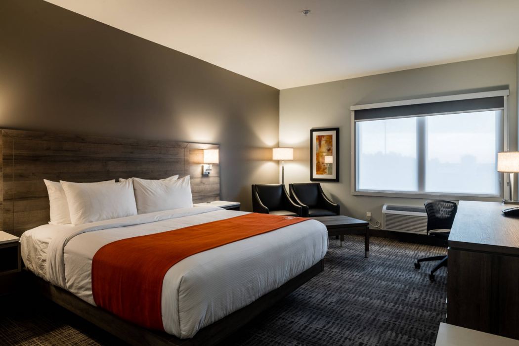 Amsterdam Inn & Suites, an Ascend Collection Hotel 12/52