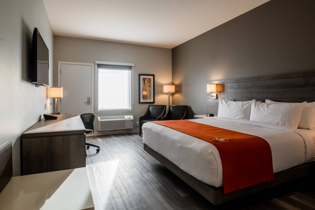 Amsterdam Inn & Suites, an Ascend Collection Hotel 10/52