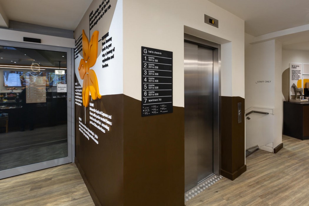 Libere London Edgware Road 8/23