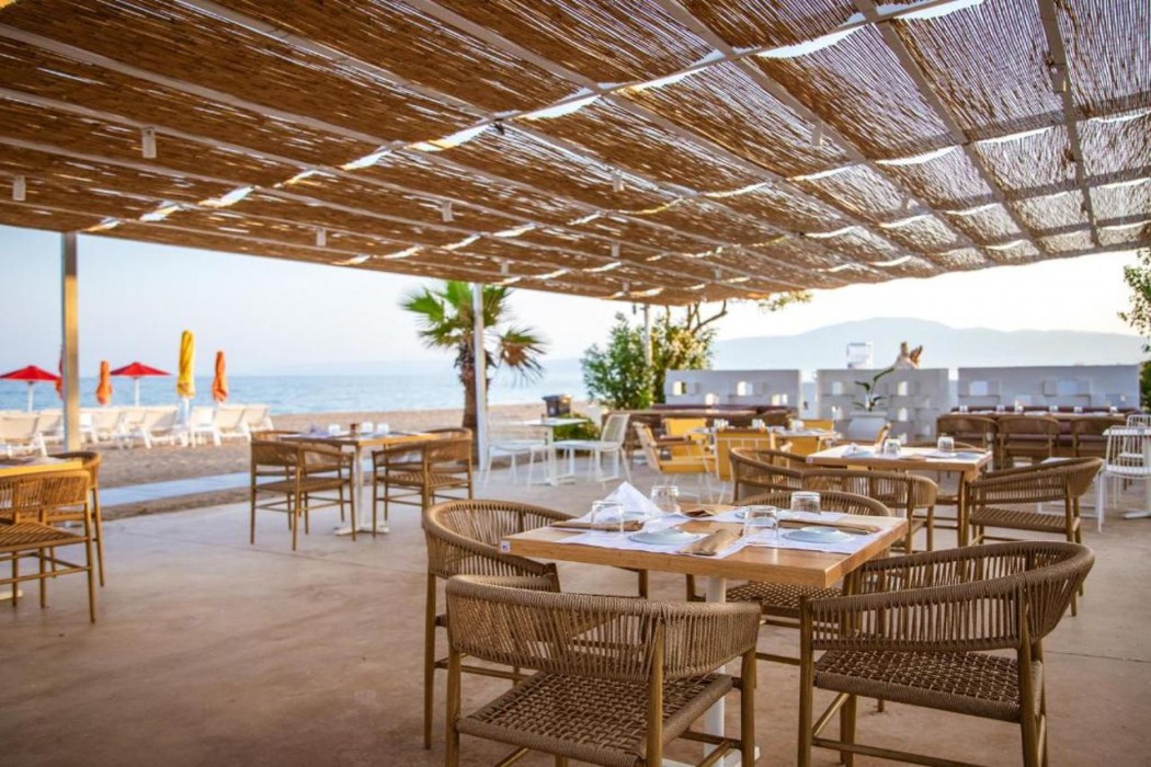 Buka Sandy Beach 25/43