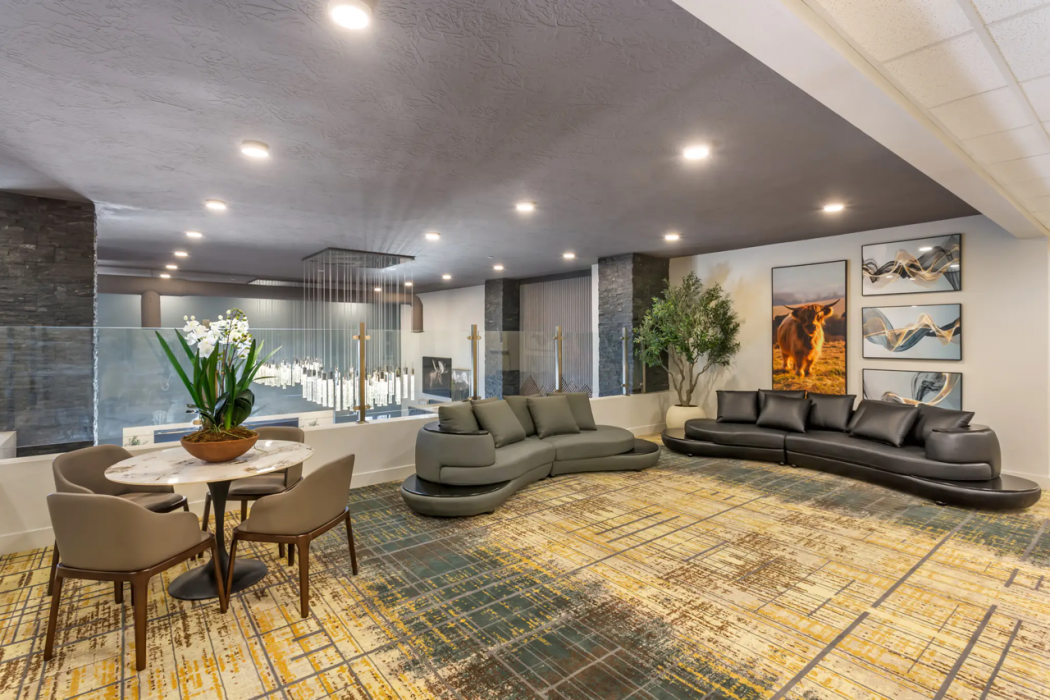 The Valor, Ascend Hotel Collection 6/55