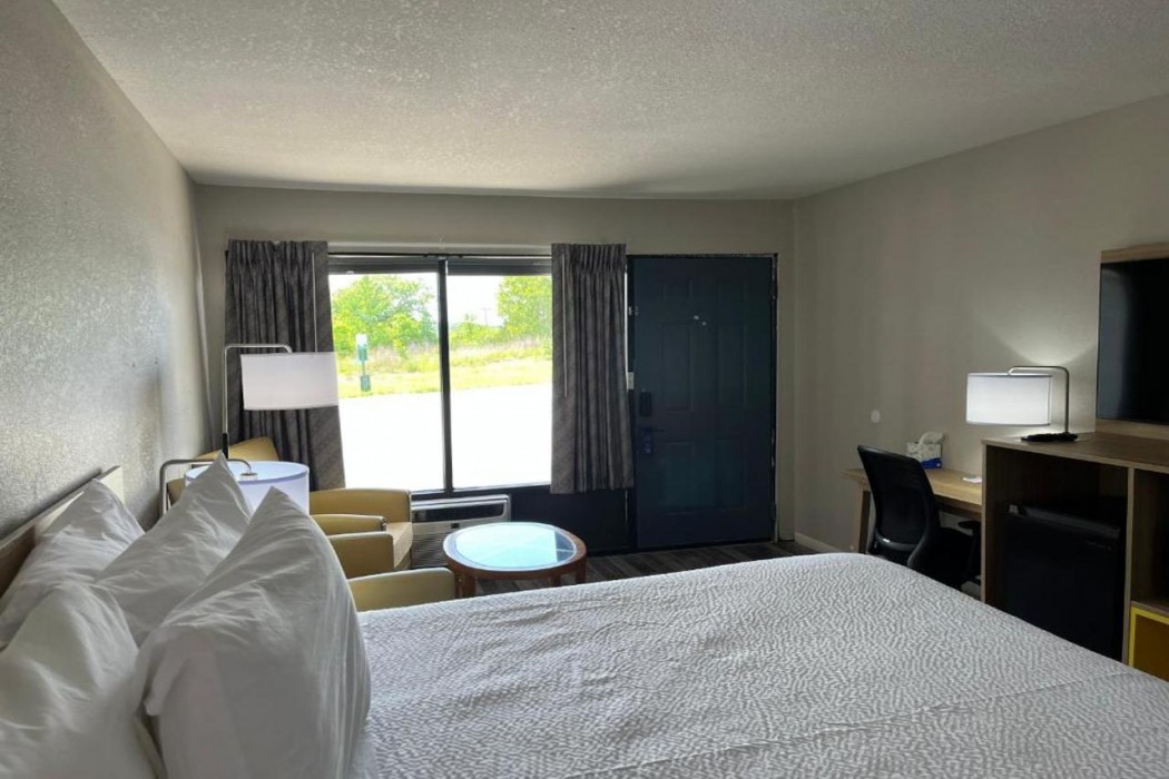 Days Inn by Wyndham Branson Ozarks 10/65