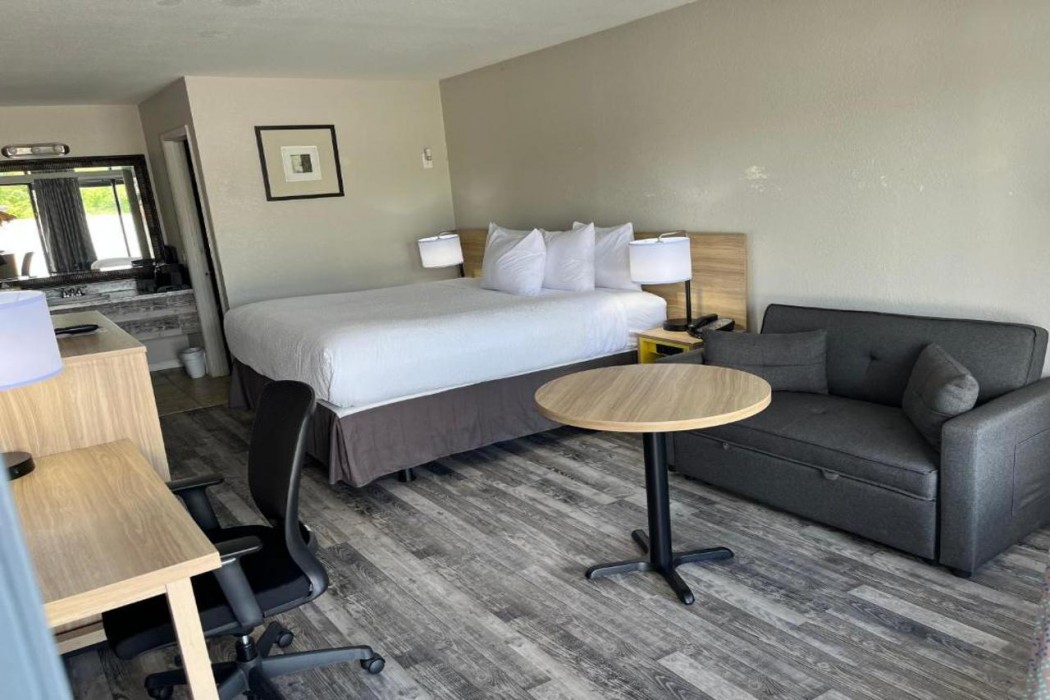 Days Inn by Wyndham Branson Ozarks 16/65