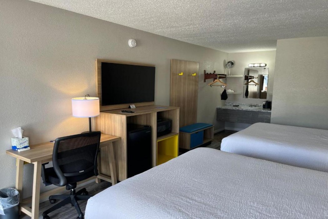 Days Inn by Wyndham Branson Ozarks 18/65