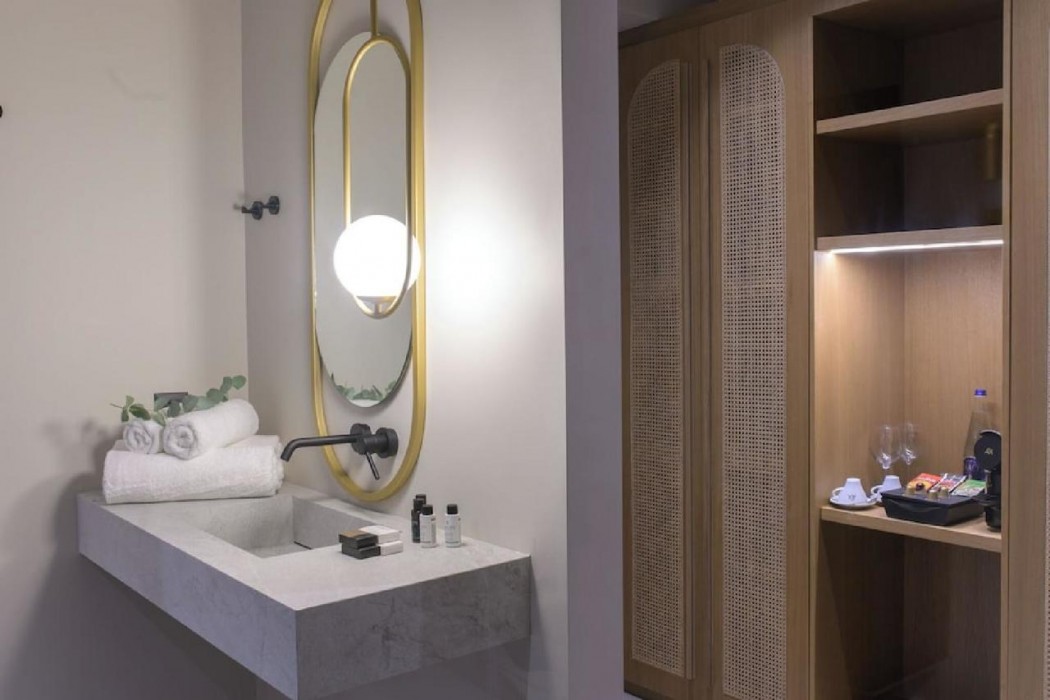Castelo Boutique Suites by the sea 24/76