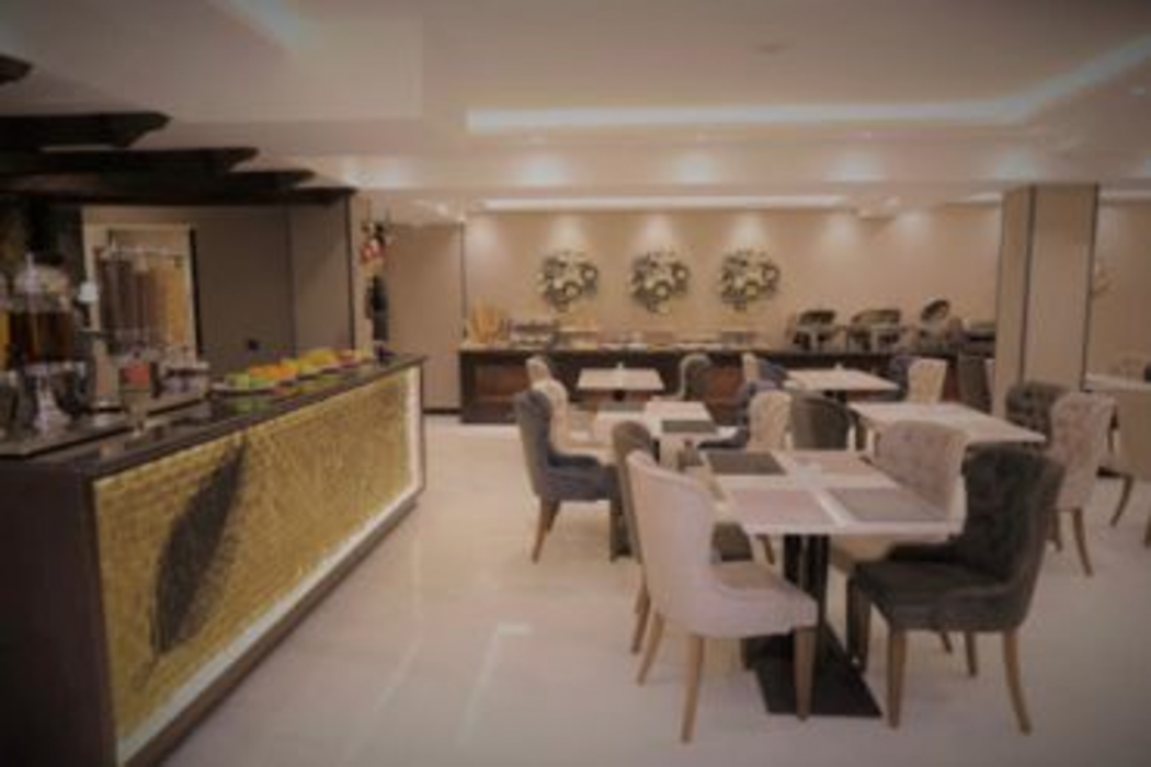Taj Premium Hotel 7/9