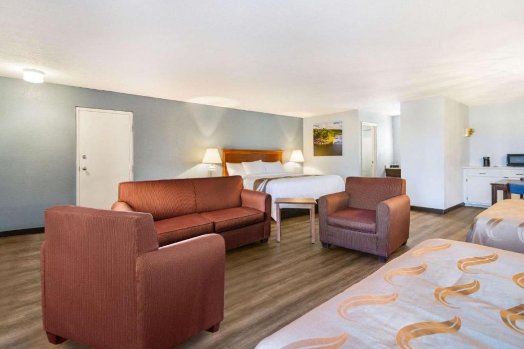 Quality Inn - On The Lake Clarksville-Boydton 7/20
