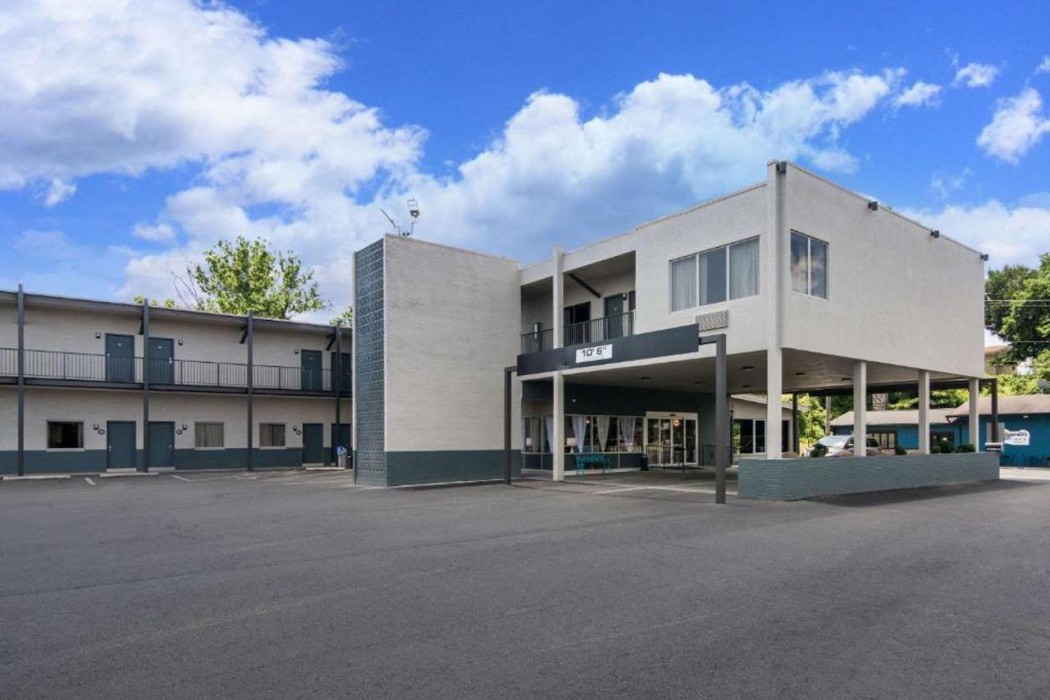 Quality Inn - On The Lake Clarksville-Boydton 1/20