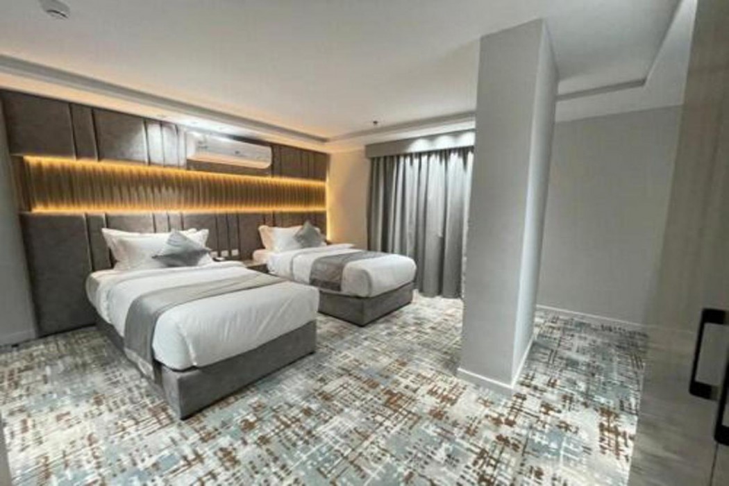 Sweet Land Hotel 11/63