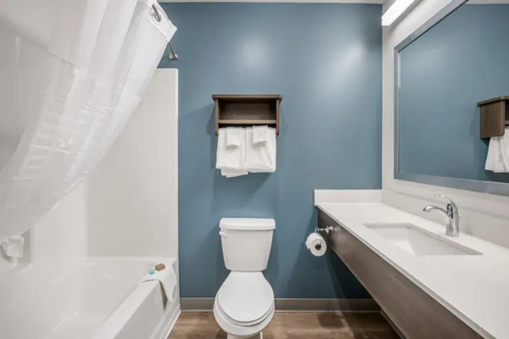 WoodSpring Suites Gurnee - Chicago 7/24