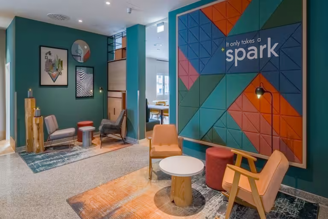 Spark by Hilton Madrid Alcala 7/18