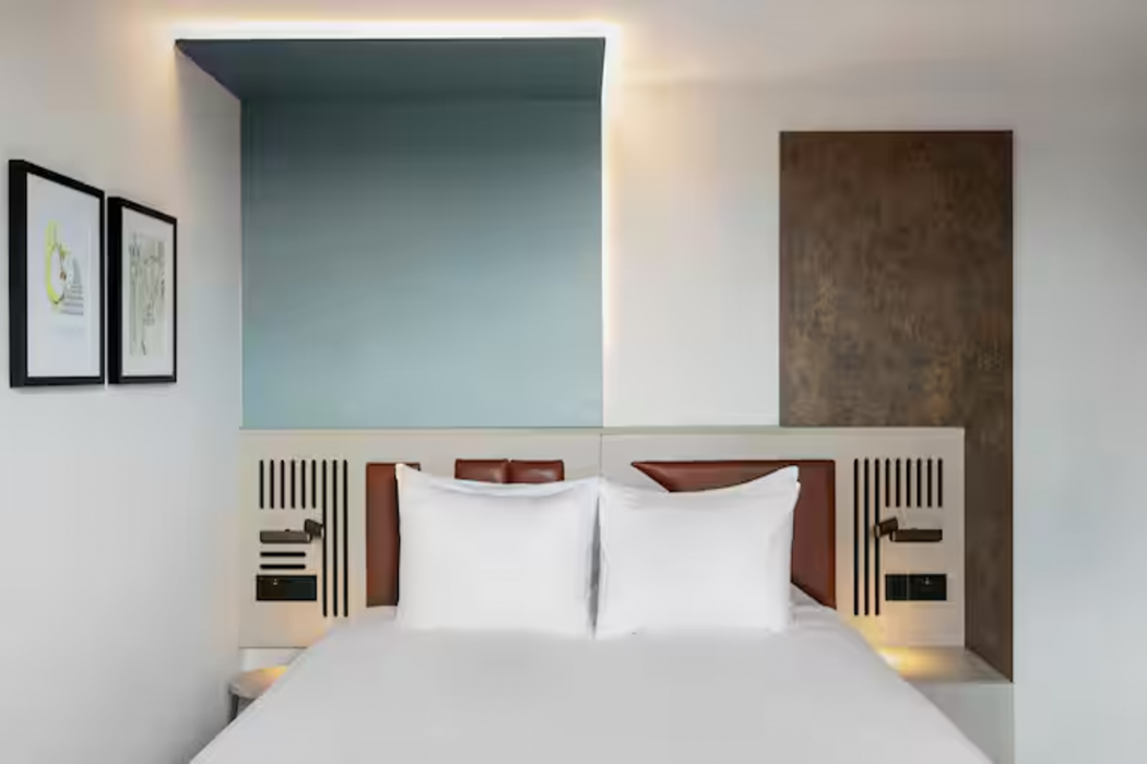 Spark by Hilton Madrid Alcala 11/18