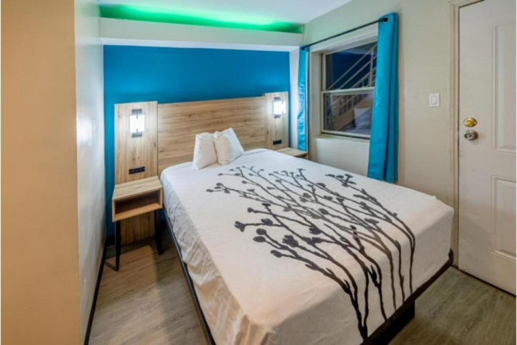 Exclusivo Inn by OYO Grand Prairie, TX 10/16