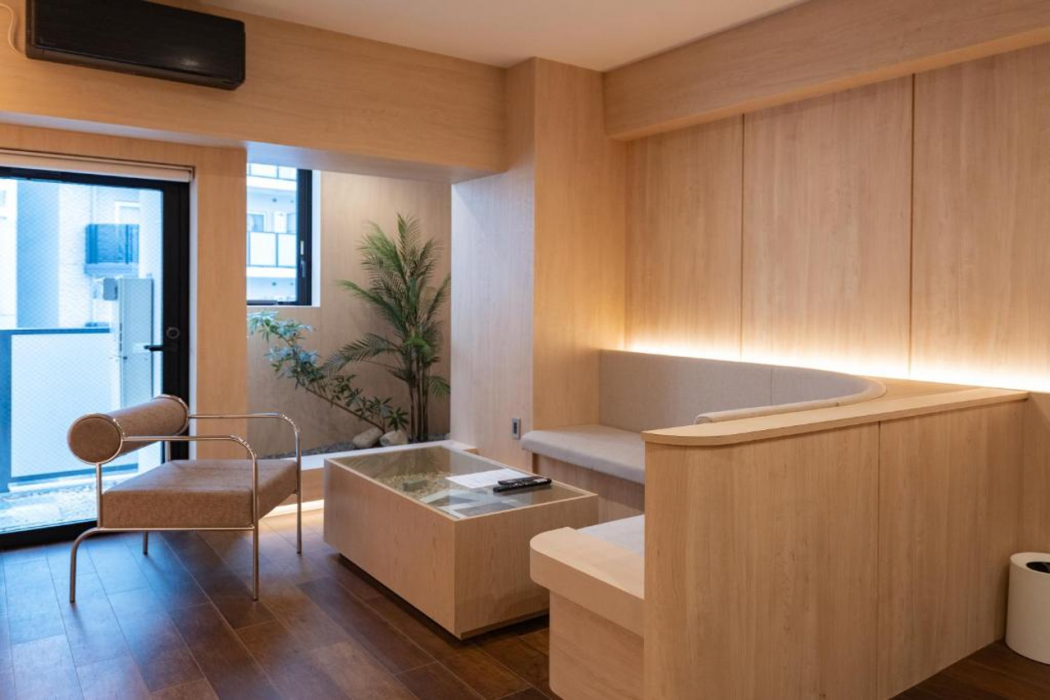 UH Suite Namba Station 25/41